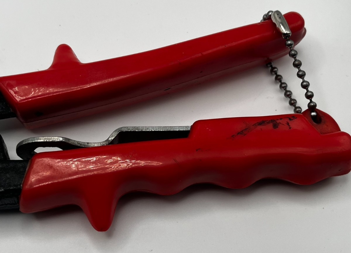 Central Forge Model 910 Hand Riveter Rivet Gun Tool with Case & Tips