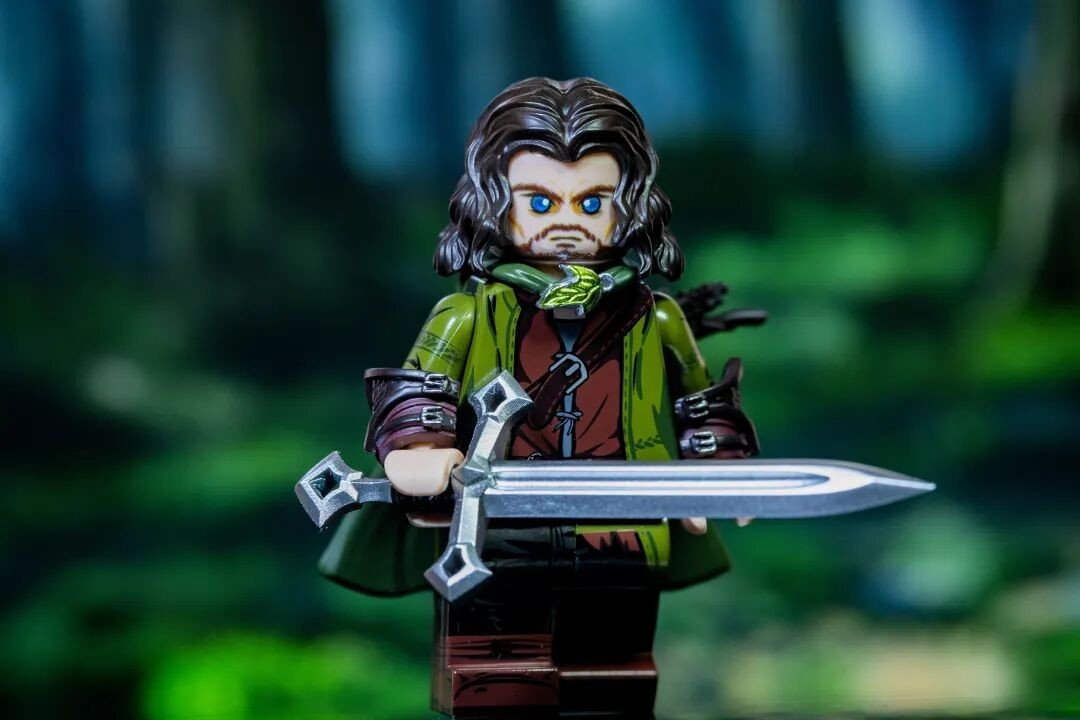 Custom Molded Figurine Accessory - LOTR Aragorn