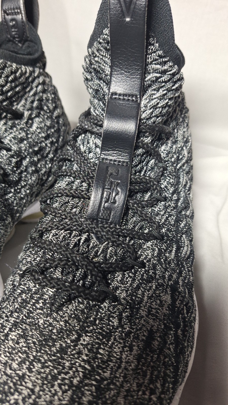 Size 10.5 - Nike LeBron 15 Ashes - 897648-002