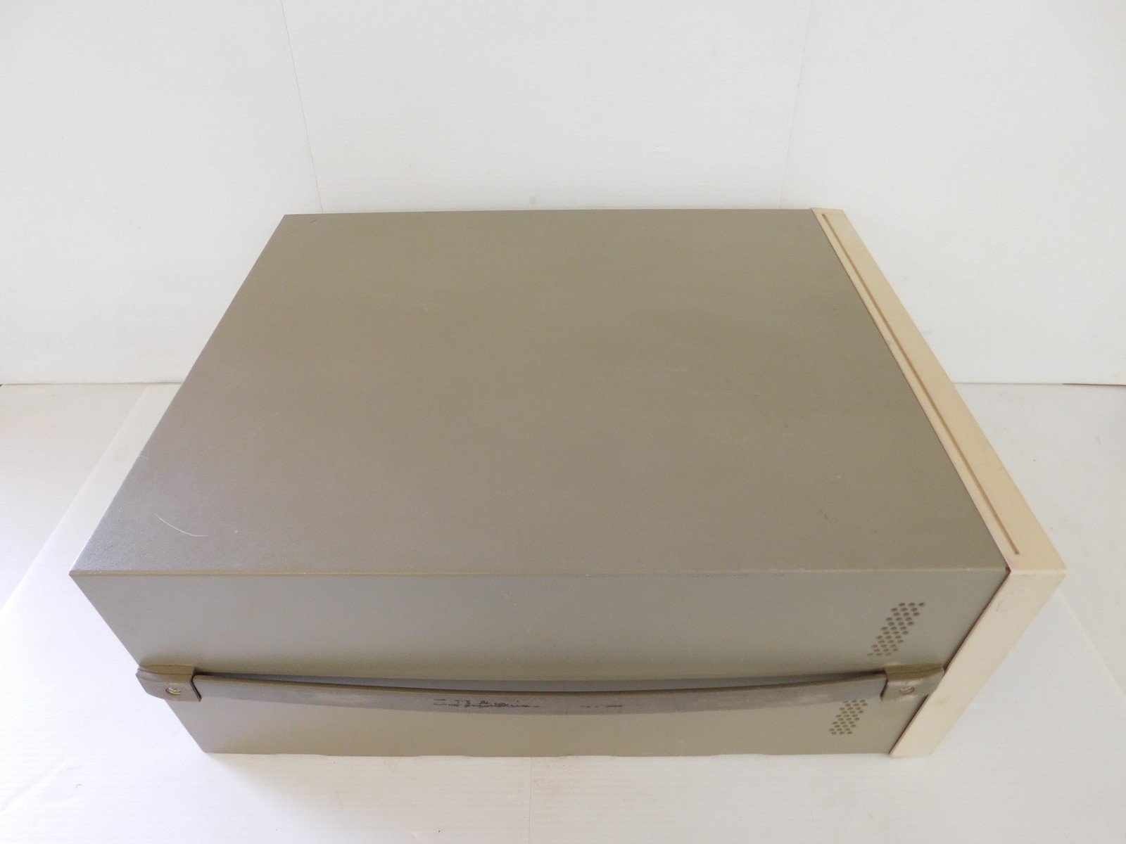 HEWLETT PACKARD 35660A DYNAMIC SIGNAL ANALYZER (BSJ47)