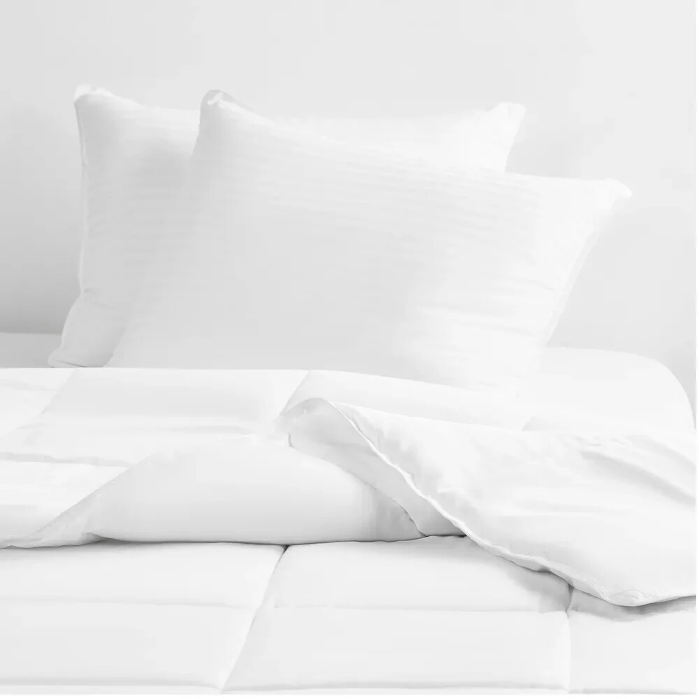 Beckham Hotel Collection Pillows 2-Pack Queen NEW without tags