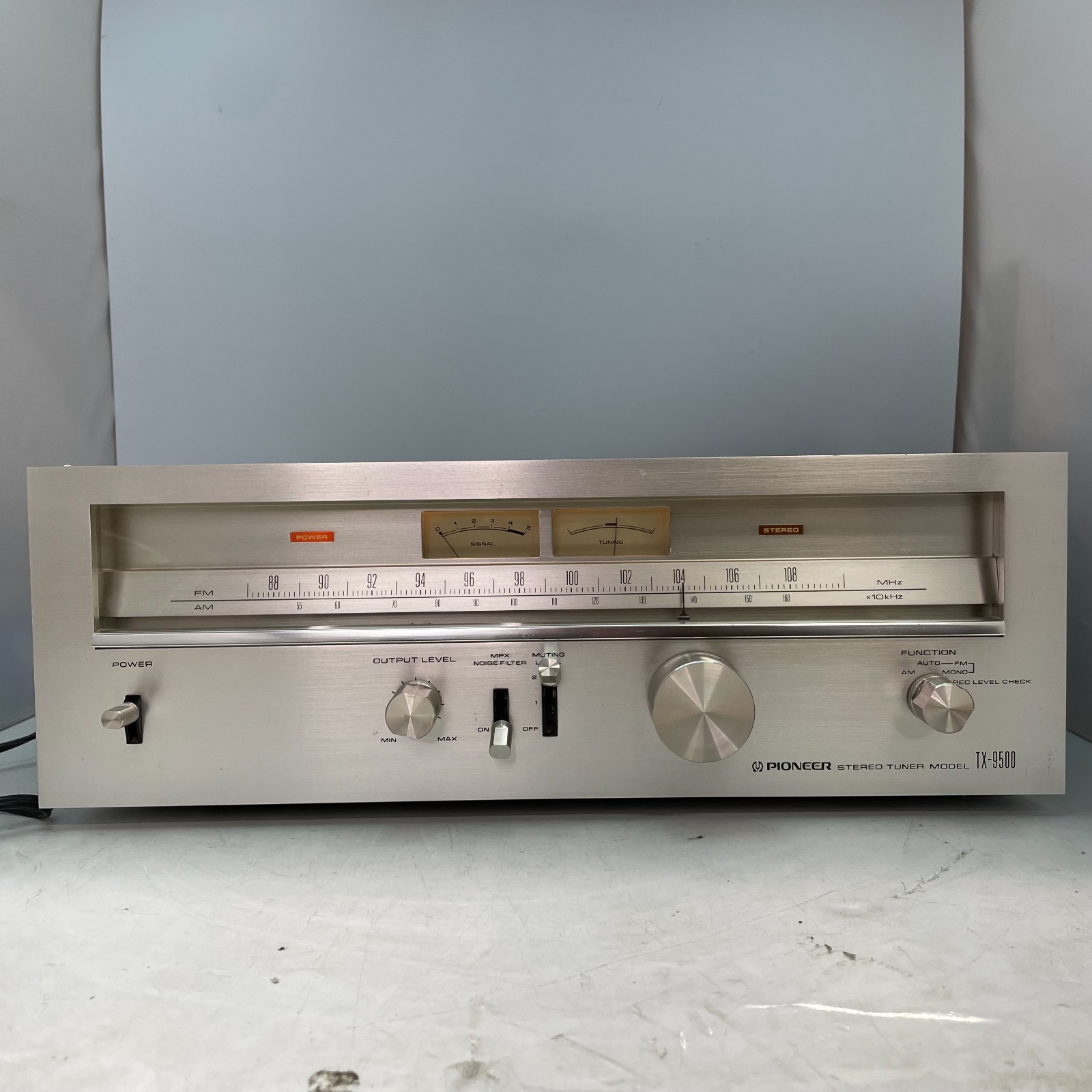Pioneer TX-9500 Stereo AM/FM Tuner TESTED POWERS ON FOR PARTS/REPAIR ONLY
