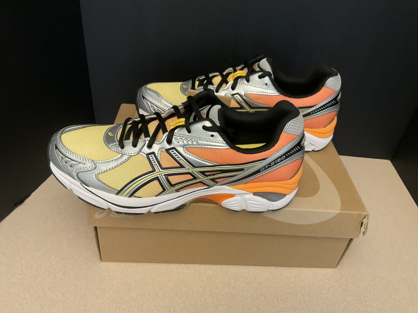 New! ASICS GT-2160 Sun Peach/Banana Cream Athletic Shoes. Men’s 9.5. Women’s 11.