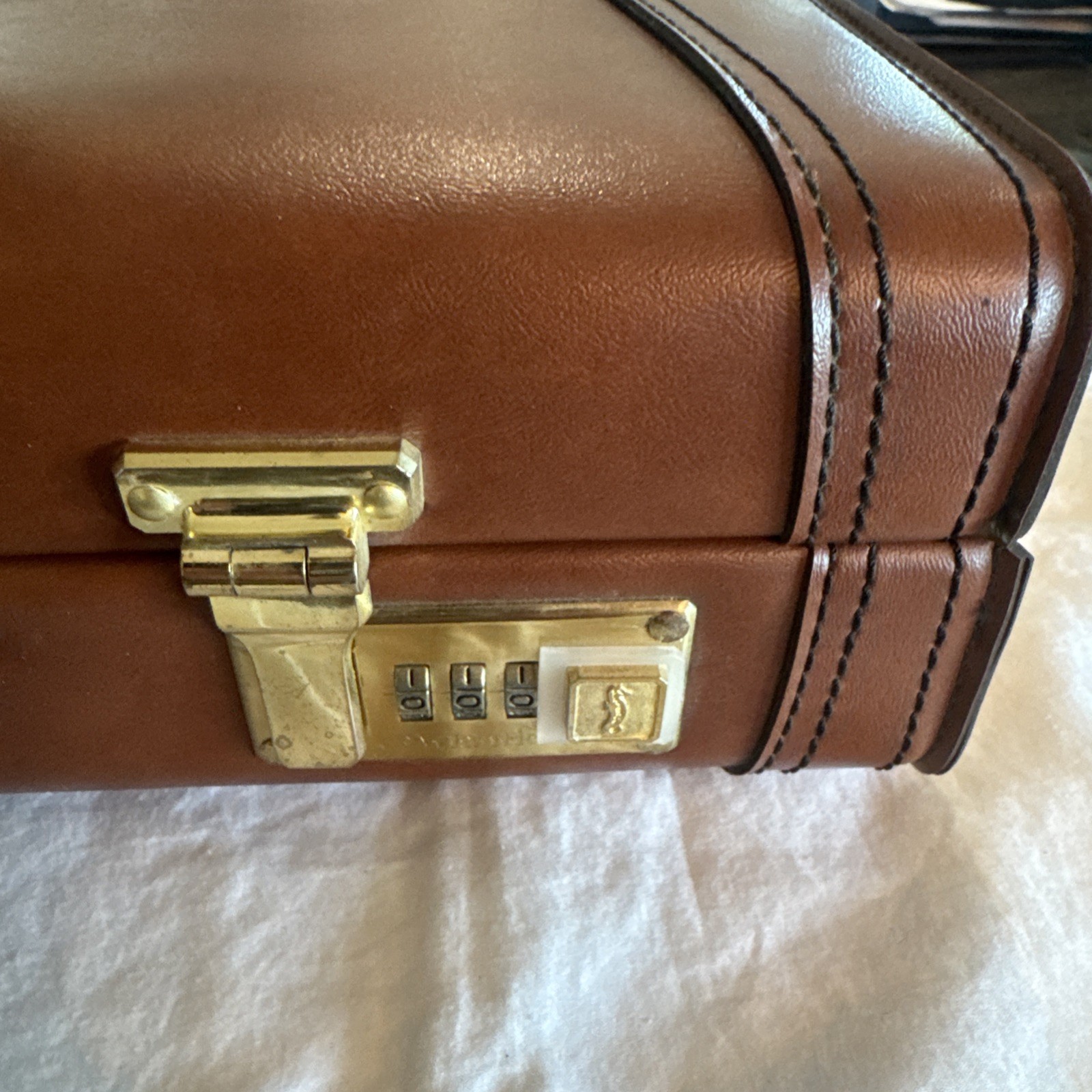 Vintage Atlantic Leather Briefcase in Great Condition 18.5 x 14.5 x 4.5 inches