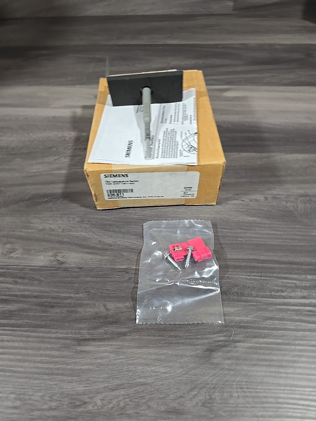 Siemens 536-811 Duct TEC Temperature Sensor Brand New