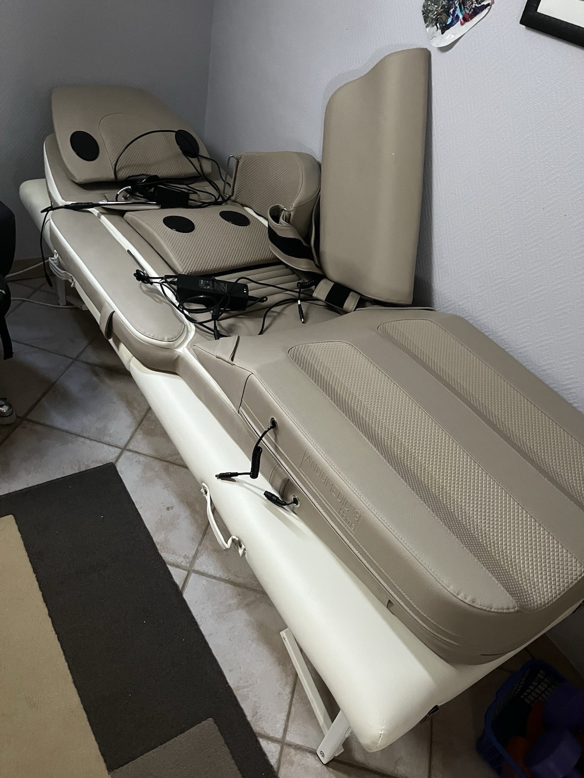 BestMassage XTS-MT296-Cream-FDW 73 inch Salon Massage Table