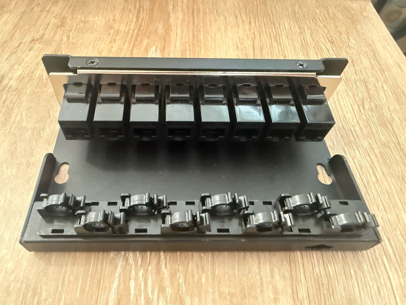 Enmane 8-Port Patch Panel Cat6 Shielded Mini Desktop Wall Mount - NEW Open Box