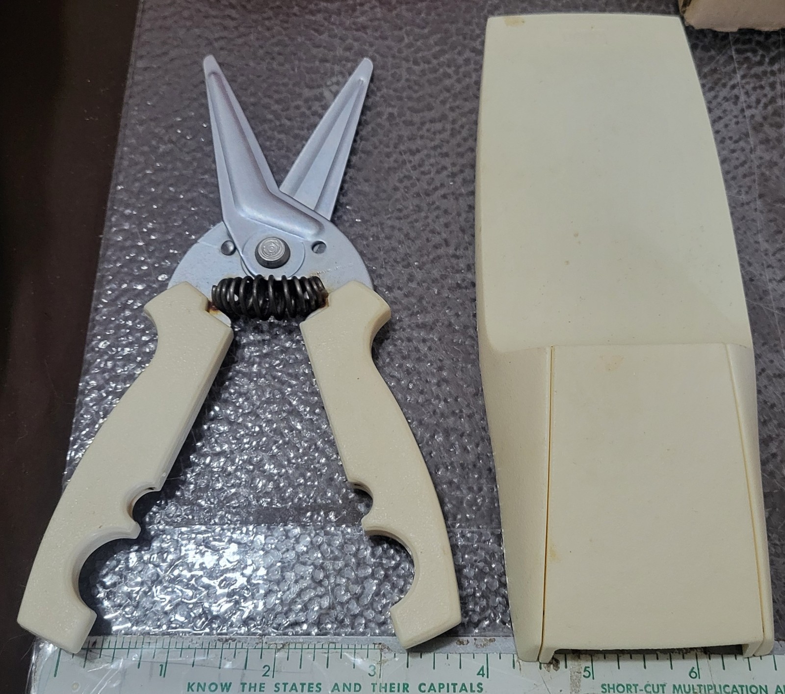 Vintage Tullen Snips Kitchen Cutters Shears Scissors w/ Wall Mounting Case