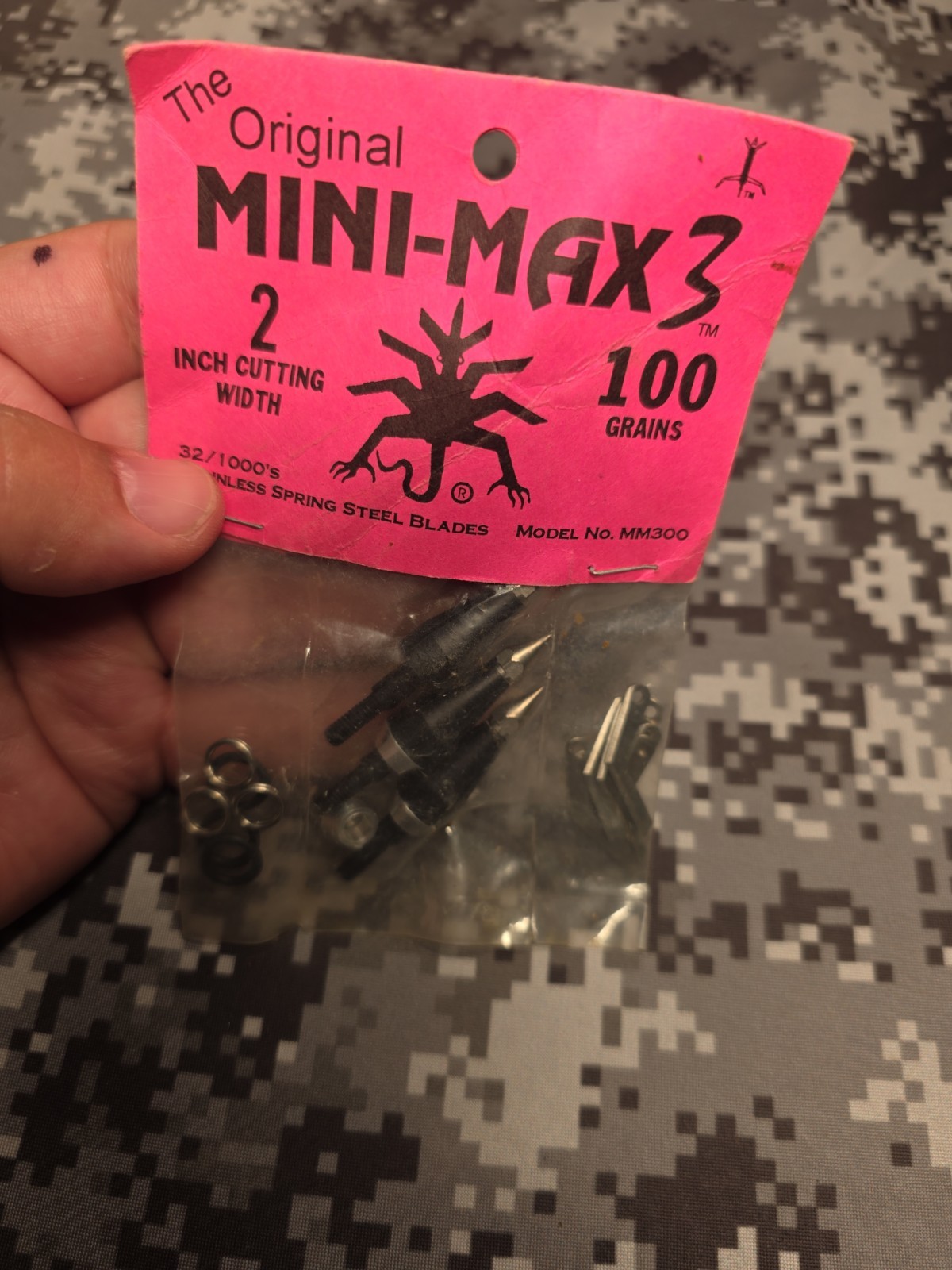 THE ORIGINAL VOR-TEX MINI-MAX 3 SCREW IN BROADHEADS 2" CUT 100 GRAIN