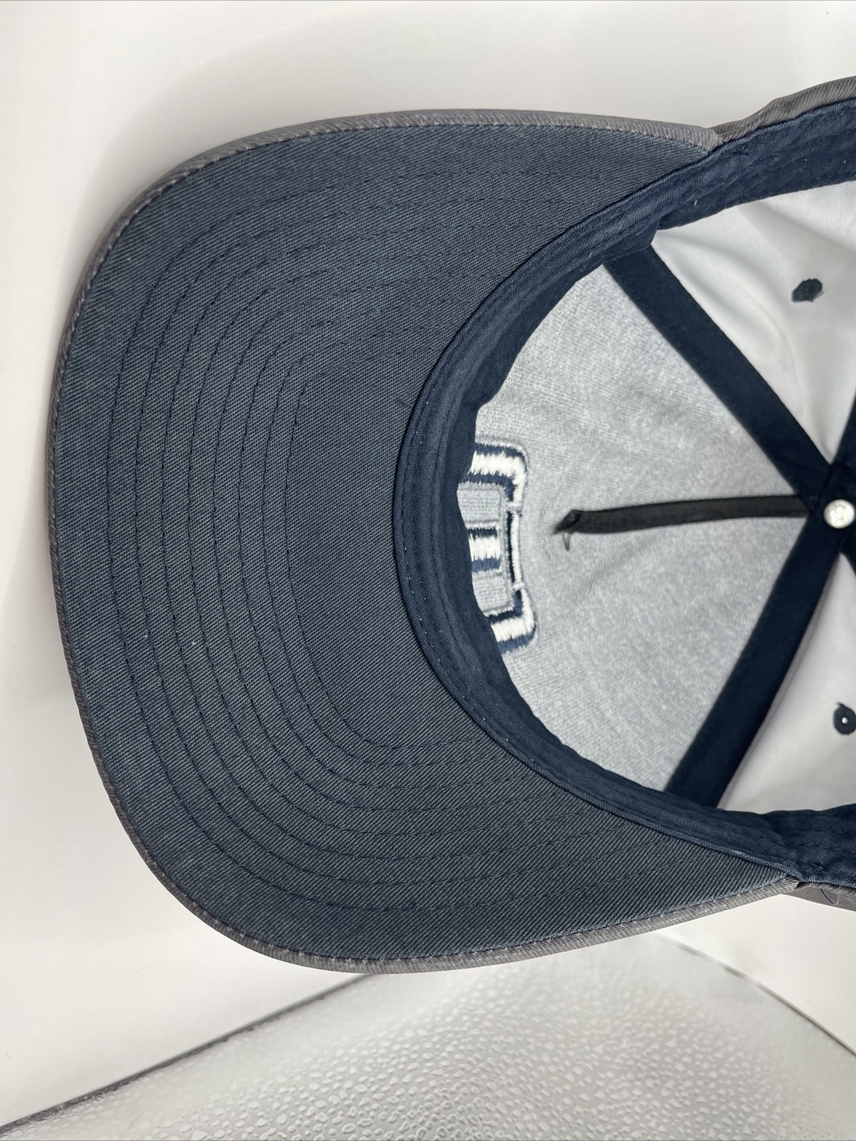 TRAVIS MATHEW Golf Baseball Hat Cap Lightweight SnapBack Gray Blue
