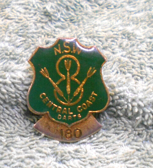 #D380.  NSW CENTRAL COAST    DARTS  180  LAPEL  BADGE