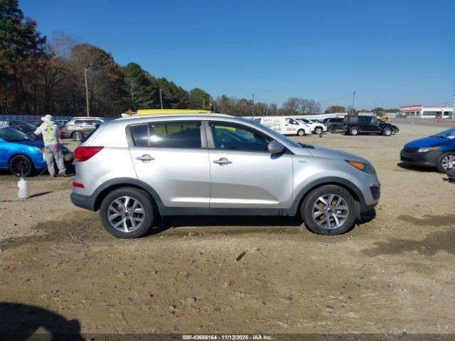 SPORTAGE 2015 Glove Box 4930998
