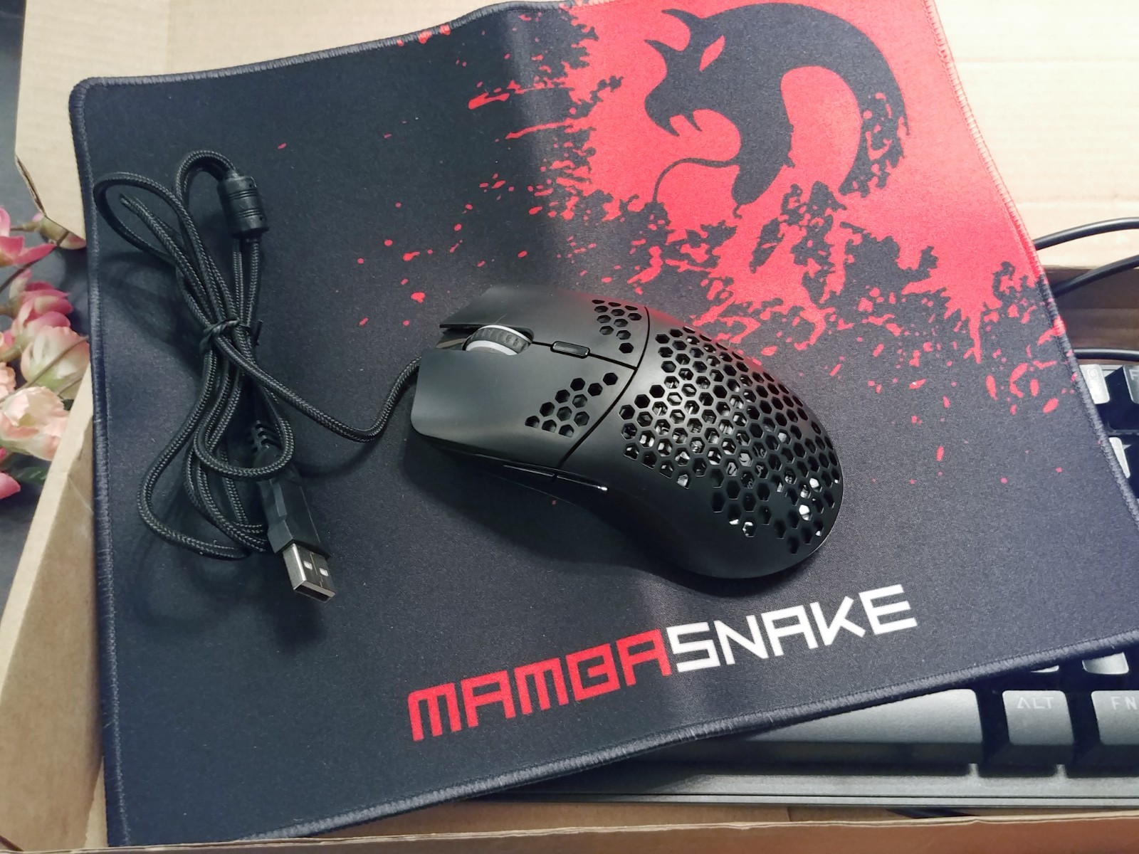 Mamgasnake Honeycomb Gaming Mouse & Mousepad  , USB LED ~ New, Open Box 6 Button