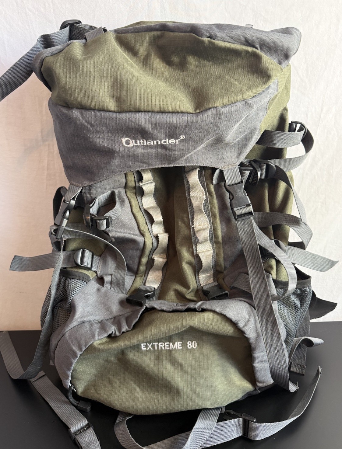 Outlander Extreme 80 Backpack Green Gray Reflective Hiker Camping Adult Pack
