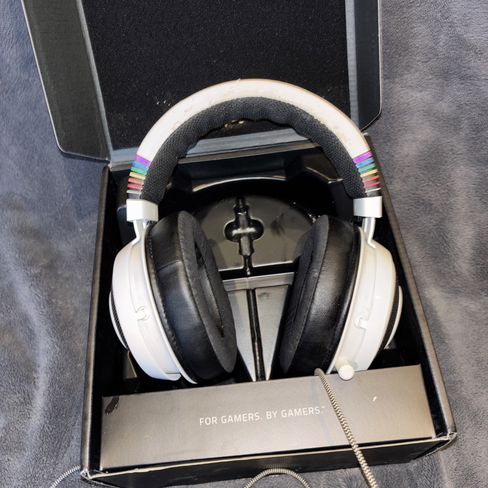 Razer Kraken Multi-Platform Wired Gaming Headset Star Wars Stormtrooper Edition