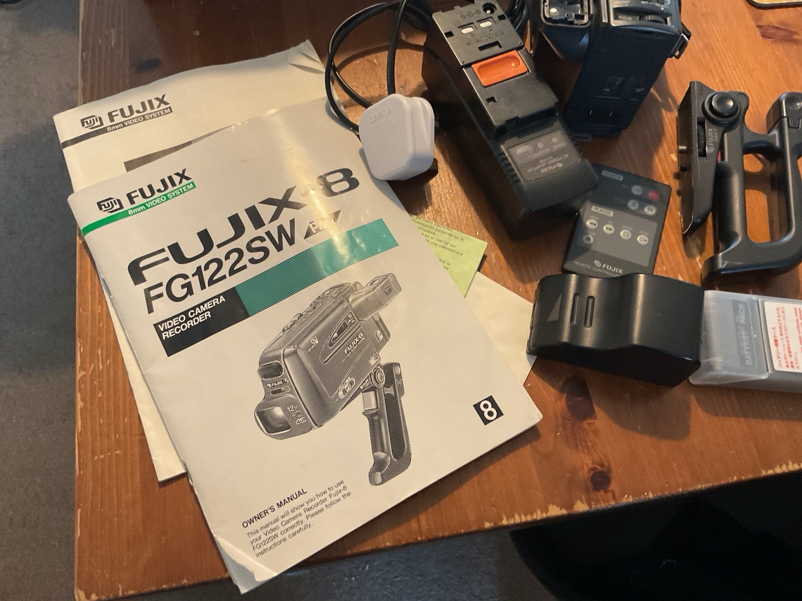 Fuji FG122SW | Video8 camcorder with box and accessories (tested - needs repair)