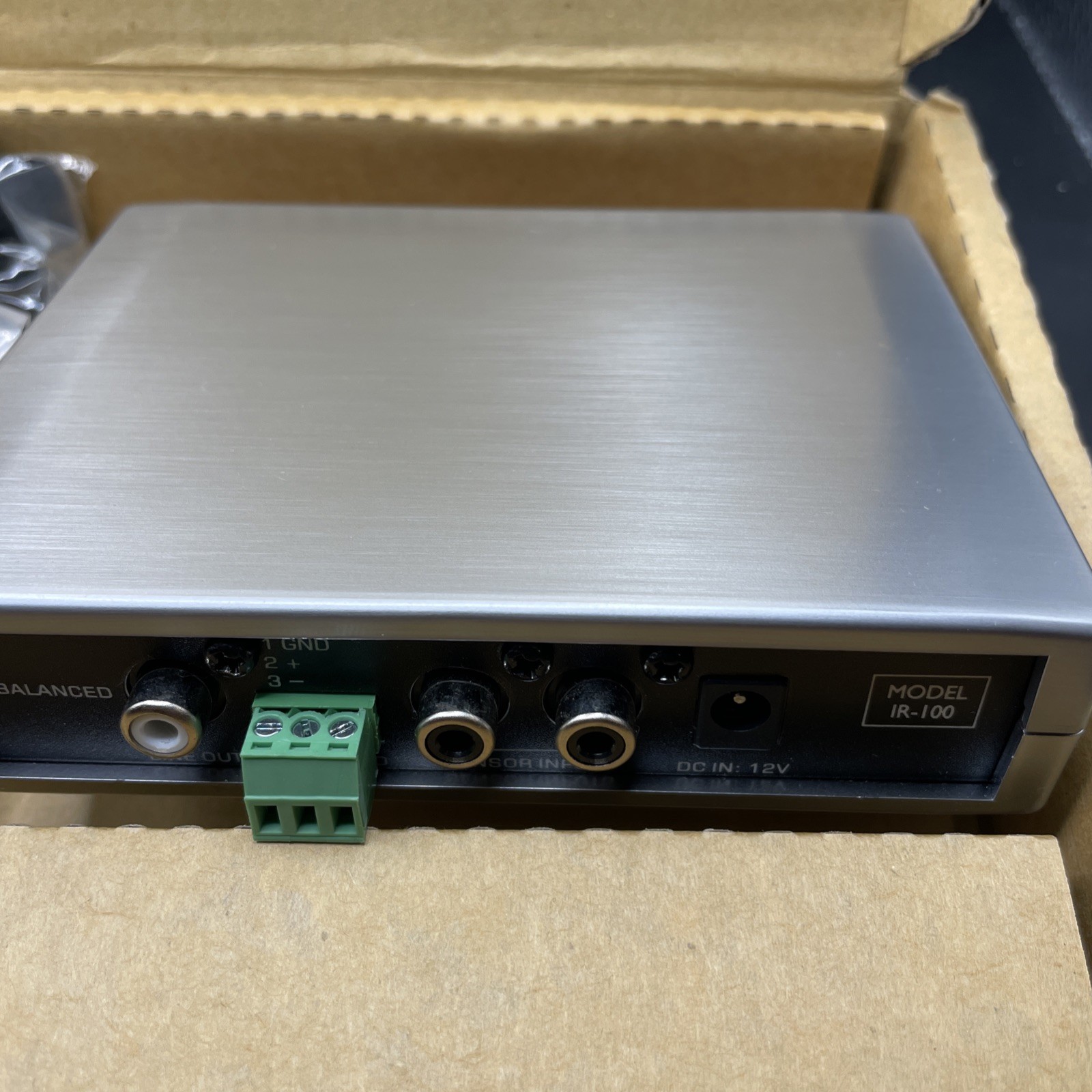 TeachLogic - VoiceLink 1 - IR-100 infrared wireless microphone system
