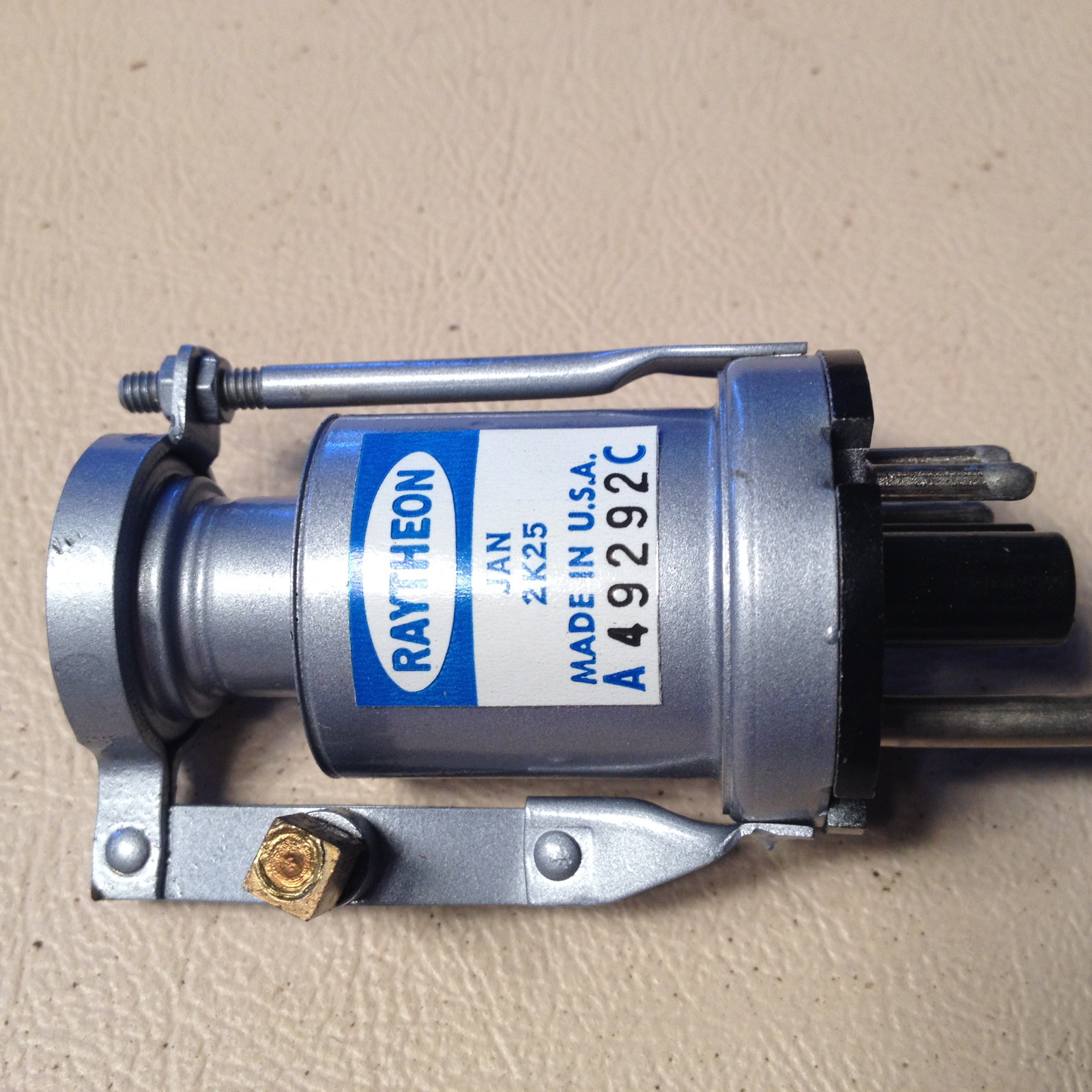 Raytheon JAN 2K25 Klystron. NOS.