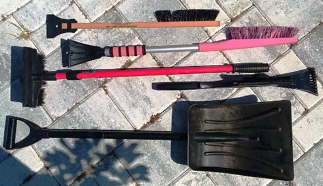 CAR WINTER SNOW ICE SHOVEL BRUSHES SCRAPERS SQUEEGEE AUTO ACCESSORIES LOT