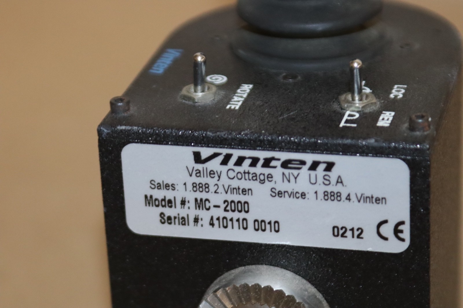 Vinten MC-2000 Robotic Controller Motorized Rotate Head.with handle, Data wire