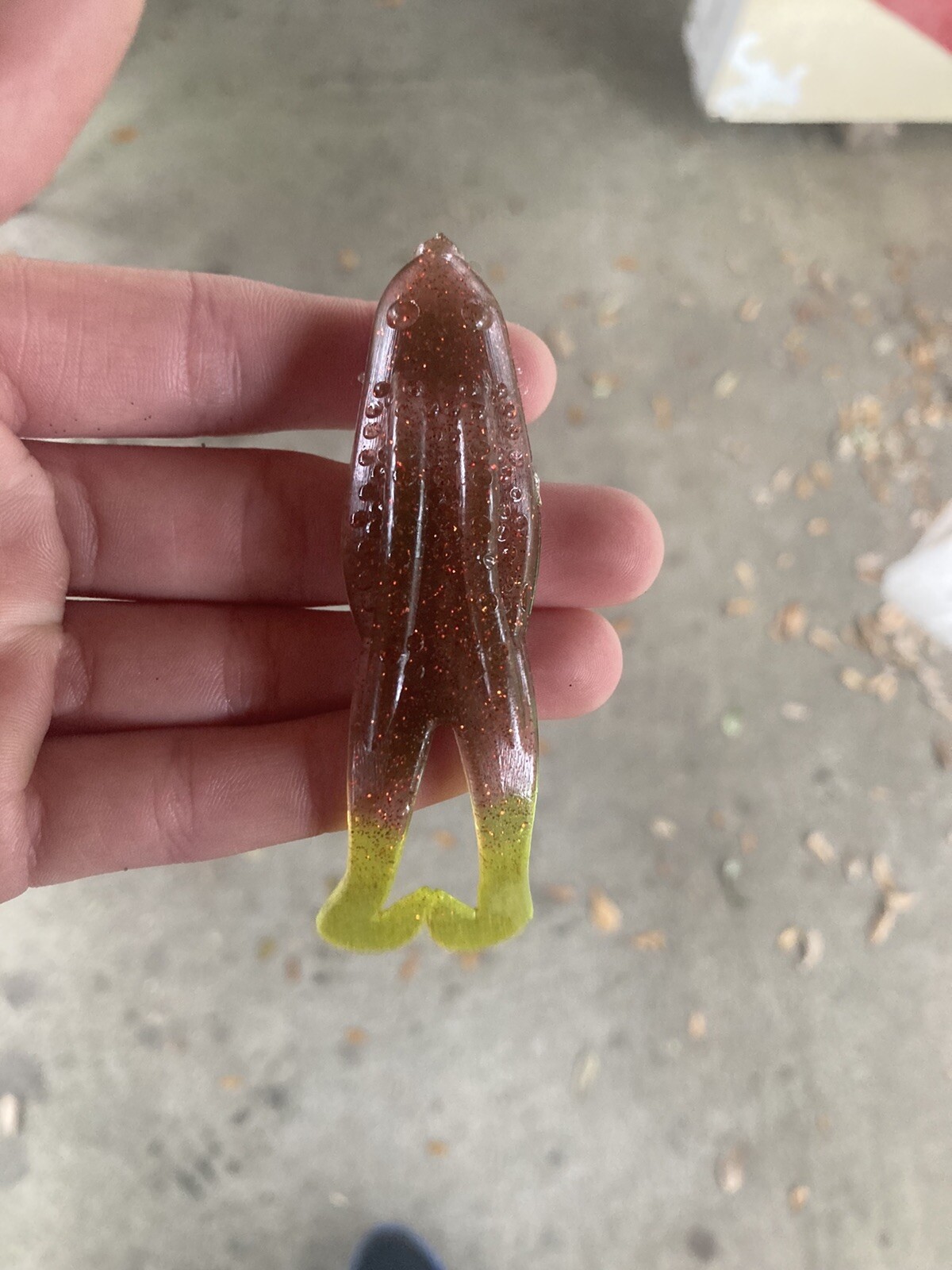 30 pack 4”  Color: Bronze hand poured custom frog.