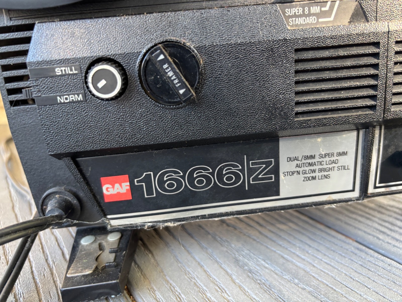 Vintage GAF Model 1666/Z Projector Dual 8mm / Super 8, Turns on, Not tested