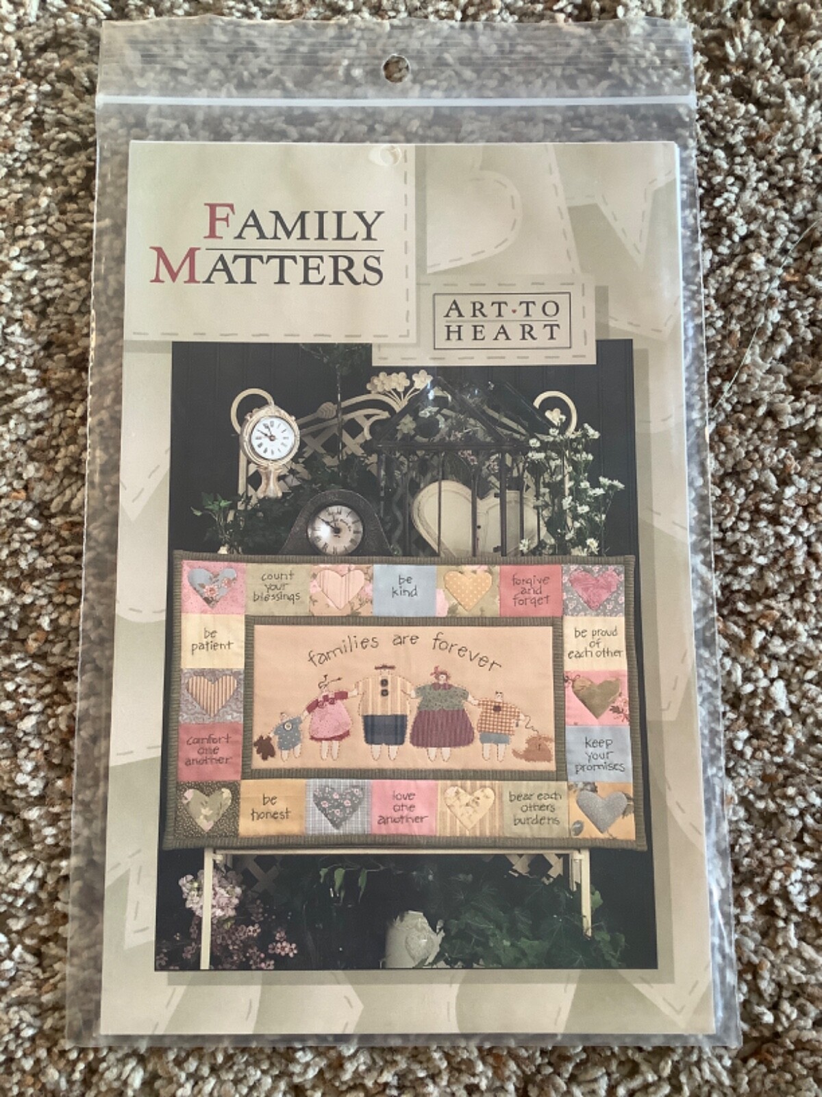 Family Matters QUILT PATTERN 148P Art to Heart QUILT 24 x 15 Nancy Halvorsen