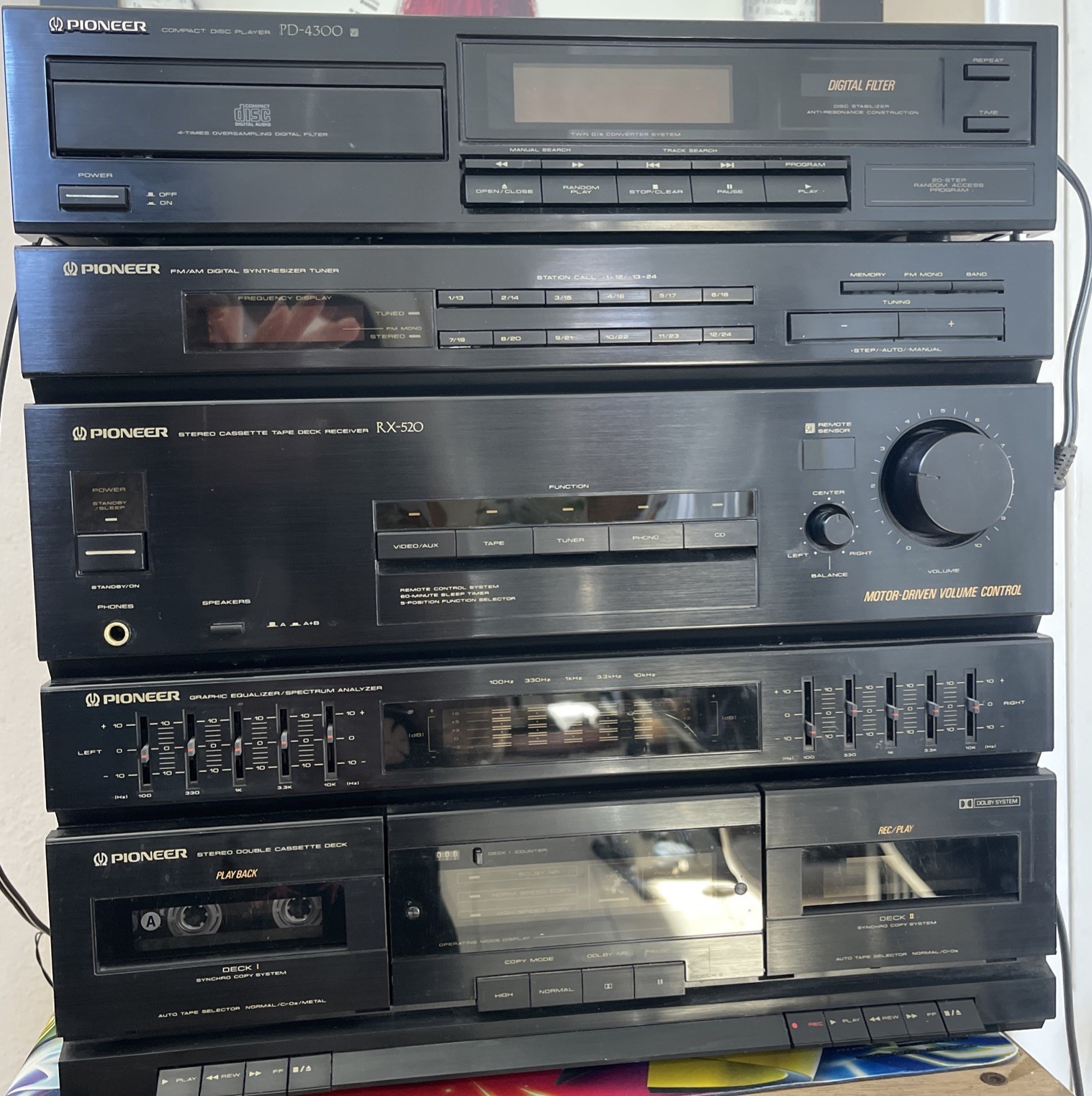 Pioneer RX-520 FM/AM Digital Synthesizer w/ Double Cassette Deck Receiver CD Pla