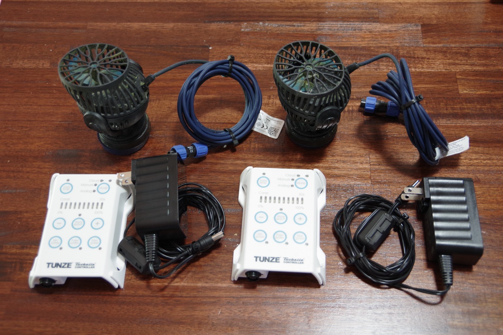 Pair of Tunze Turbelle Nanostream 6075 Reef Tank Wave Pumps