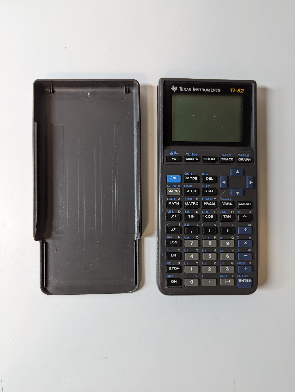 Texas Instruments TI-82 Graphing Calculator with Cover - TESTED