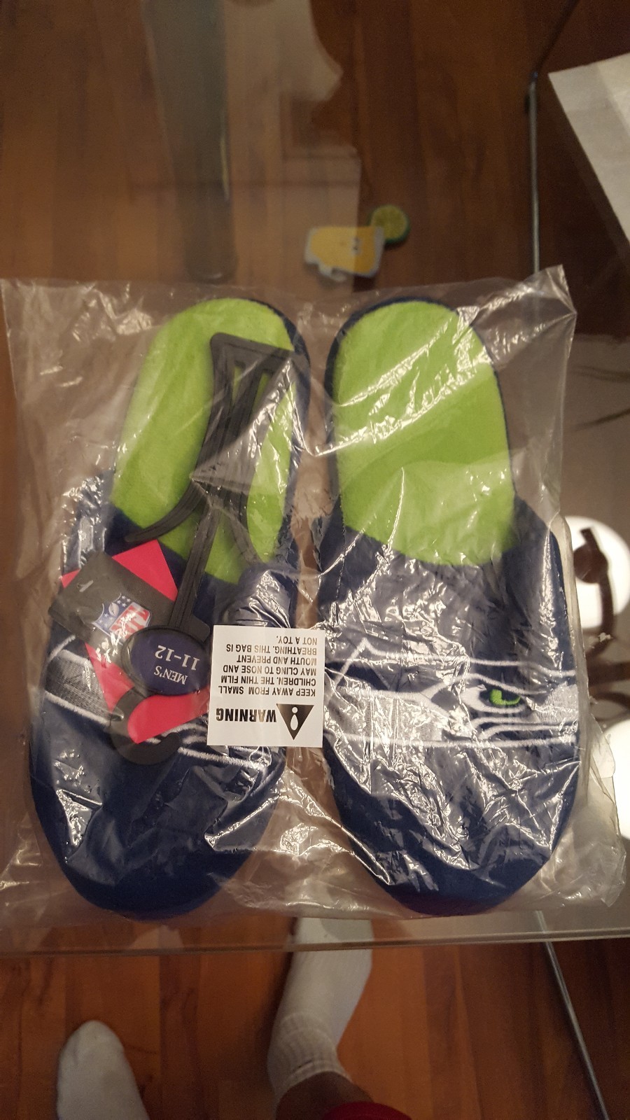 SEATTLE SEAHAWKS    Slippers Team Colors  NEW   shoes FOCO Mens 11 12