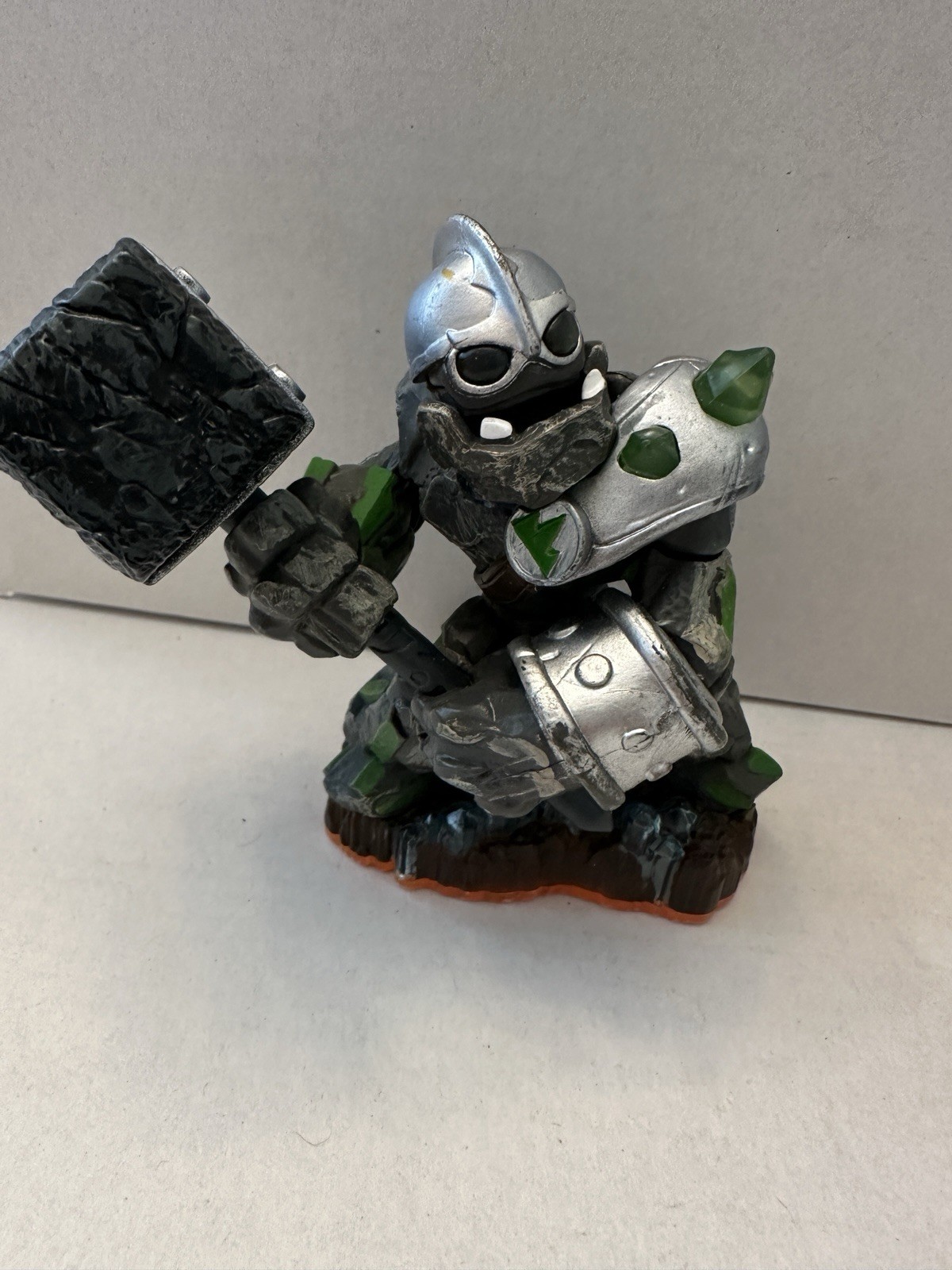 Skylanders Giants Figure – Crusher (Orange Base)