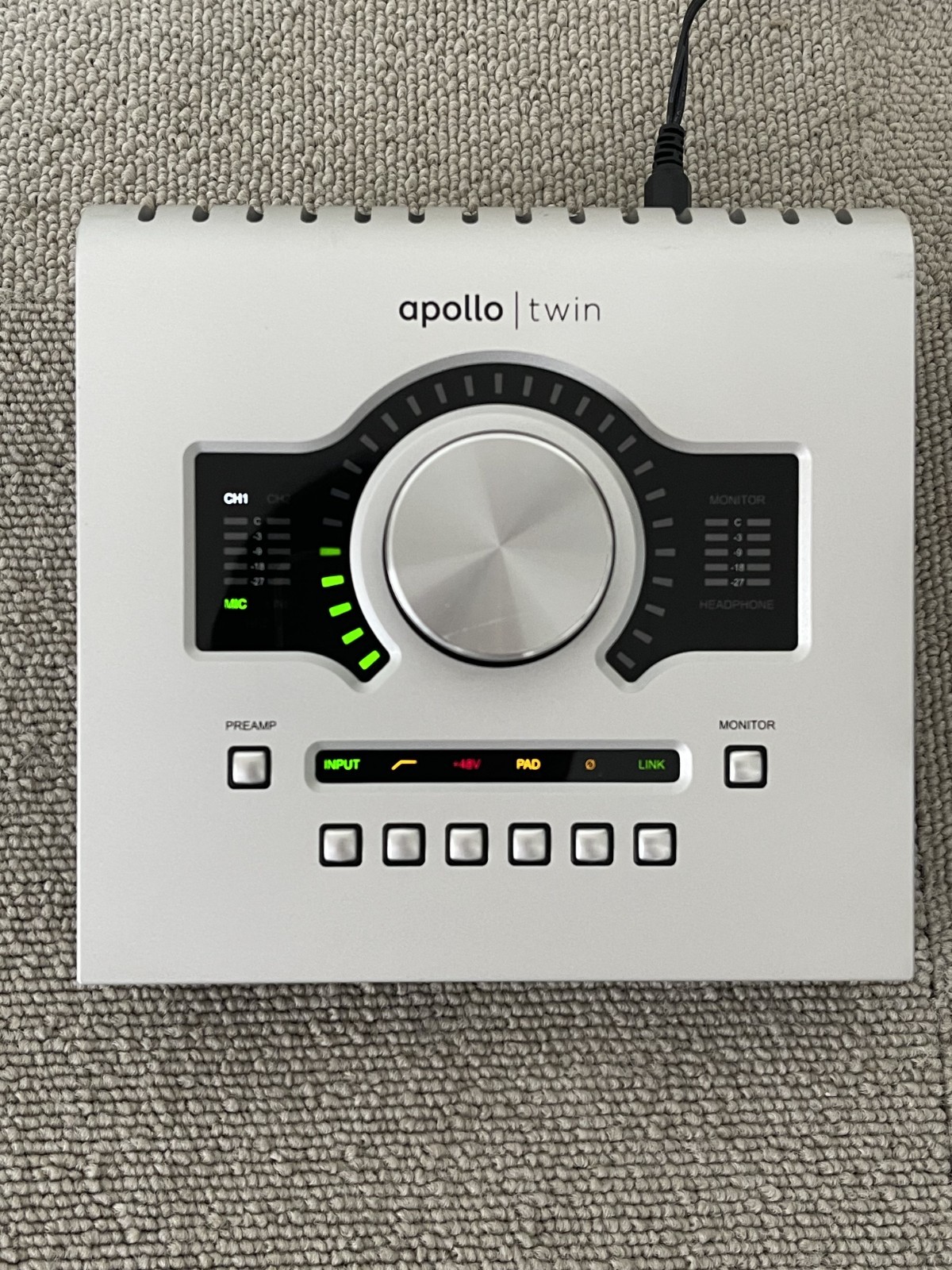 Universal Audio Apollo Twin SOLO UAD 2 Audio Interface with AC Adapter Tested