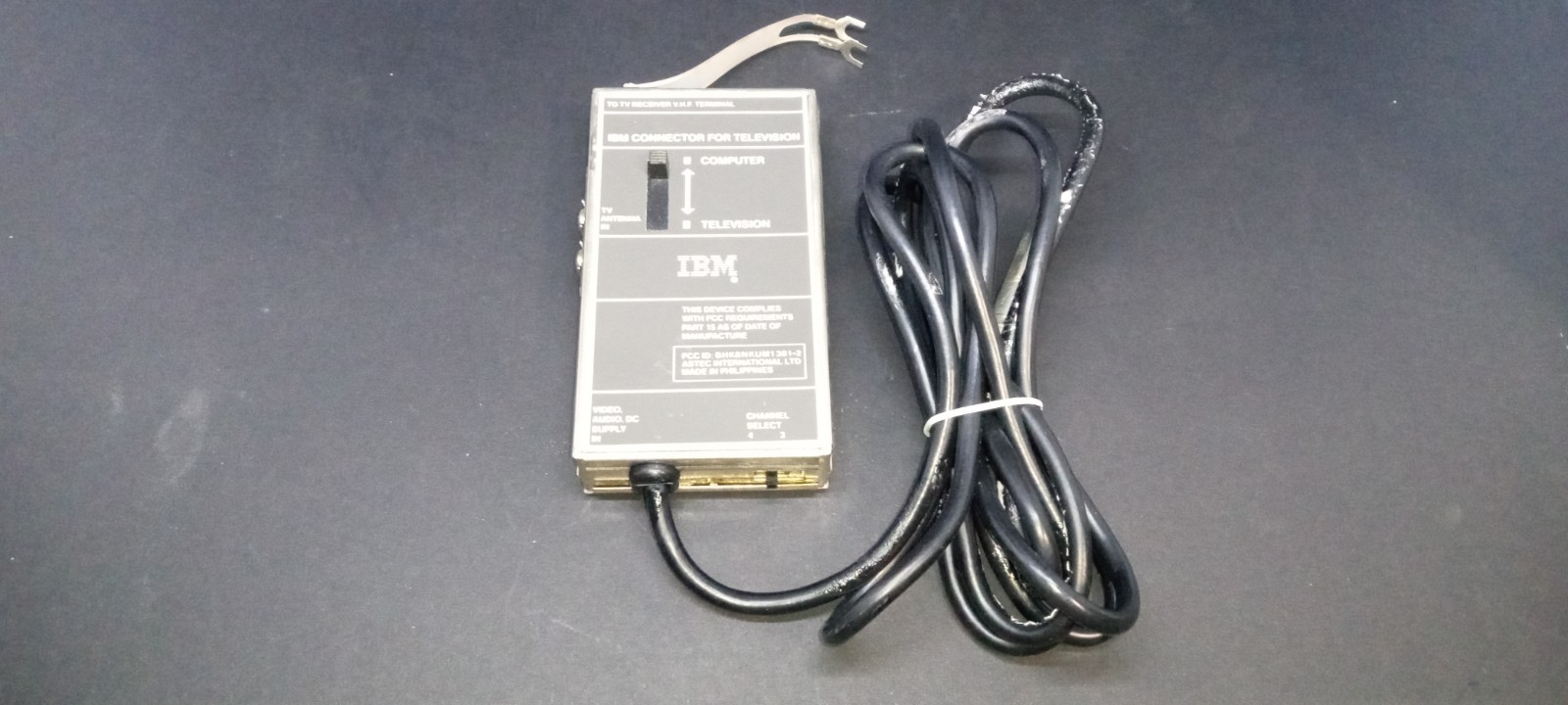 1983 IBM PC Jr 4860 Vintage Computer Turns on...LOOK