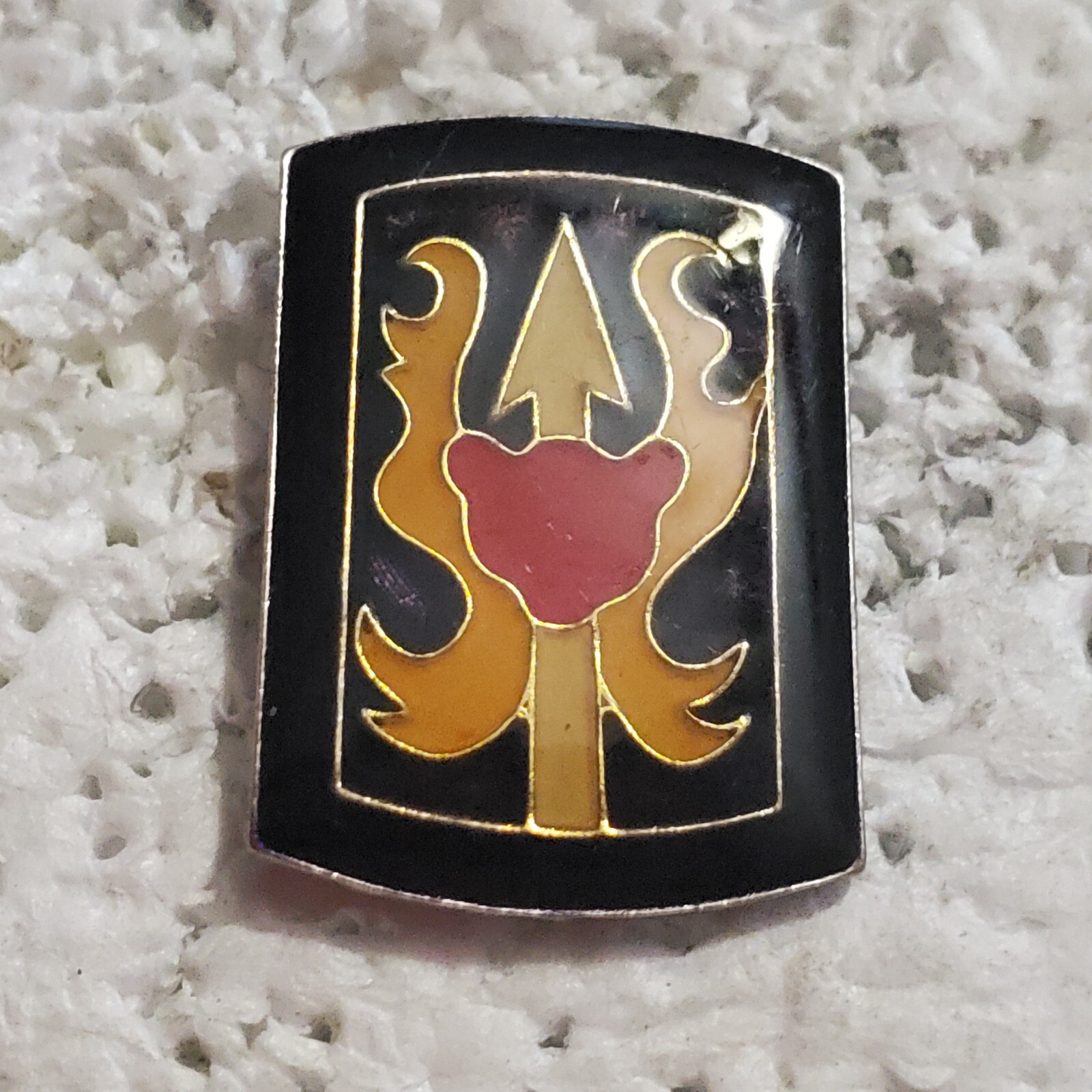 United States Army 199th Infantry Brigade Enamel Lapel Hat Pin Logo Badge Seal