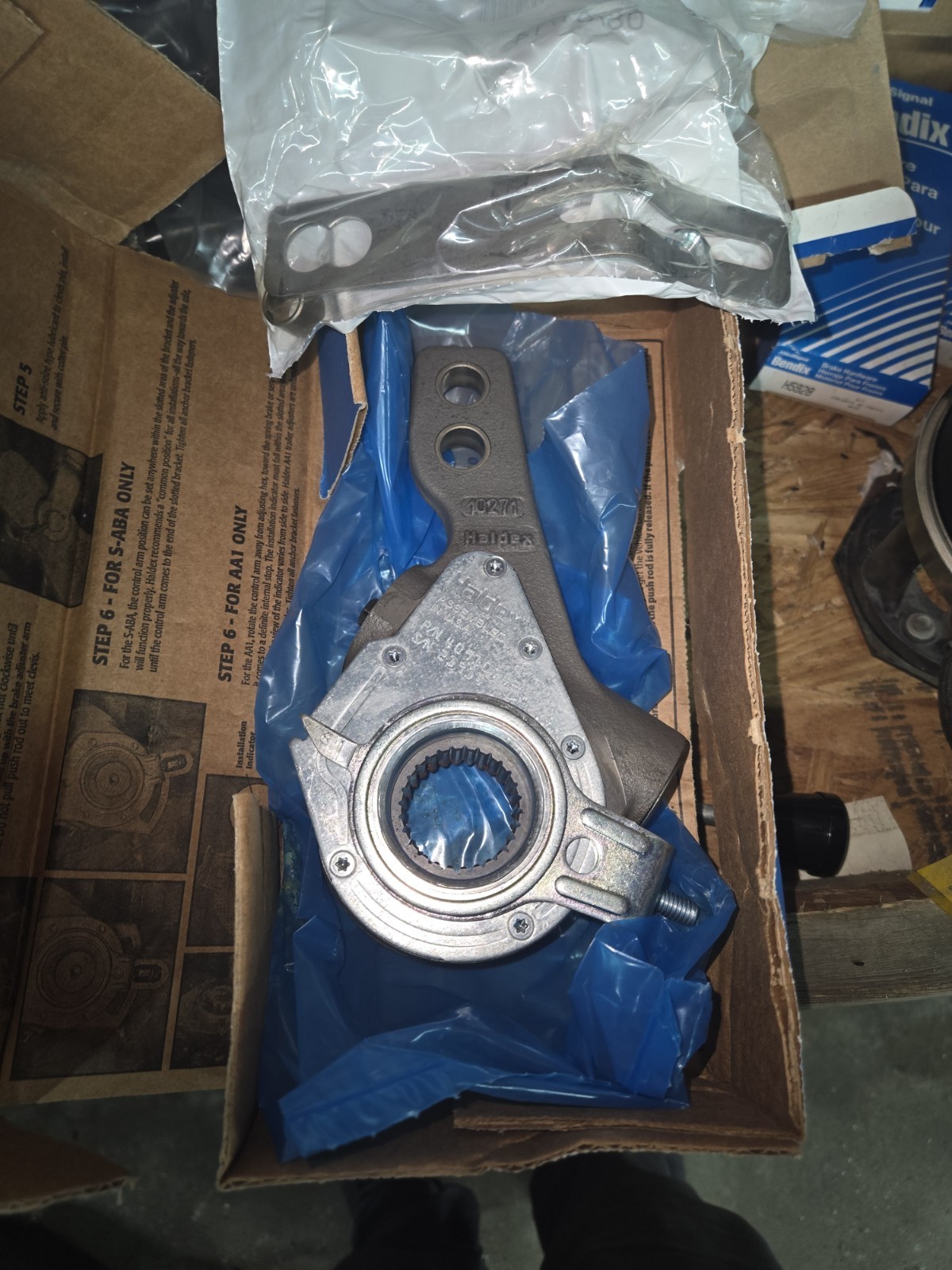 Haldex 40010140 air brake slack adjuster  1.5 - 28 spline. 5"- 6" length genuine
