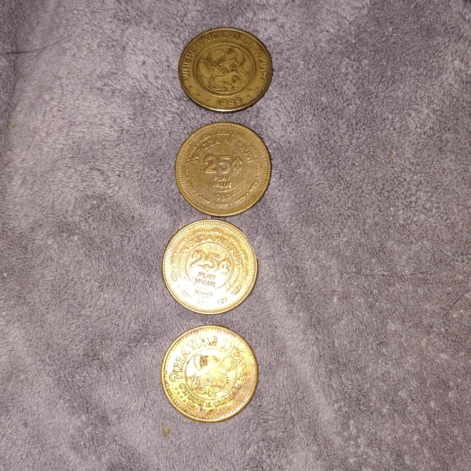 LOT-Chuck E. Cheese Arcade Tokens Original 1982 1985 1989 1999 In Pizza We Trust