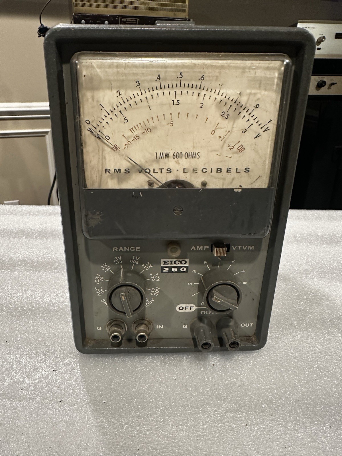 EICO 250 AC VTVM Vacuum Tube Voltmeter & Amplifier Vintage Test Meter