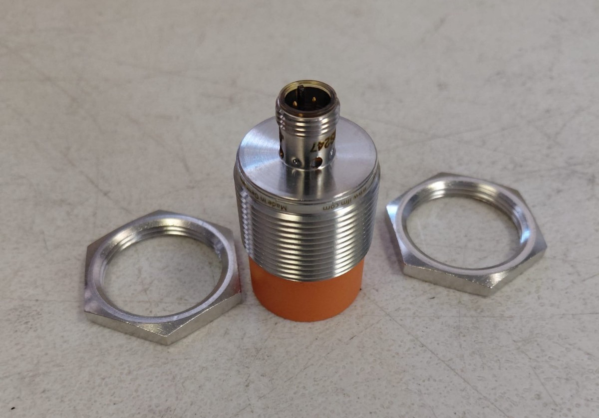 IFM IIS247 Inductive Proximity Sensor M30 10-30V DC Flush Mount 3-Pin IO-Link