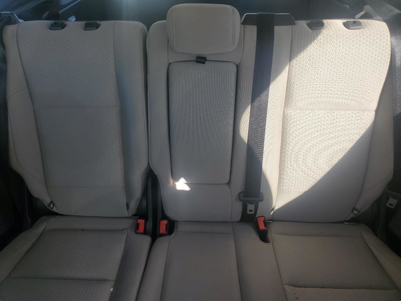 ESCAPE 2019 Glove Box 4924929