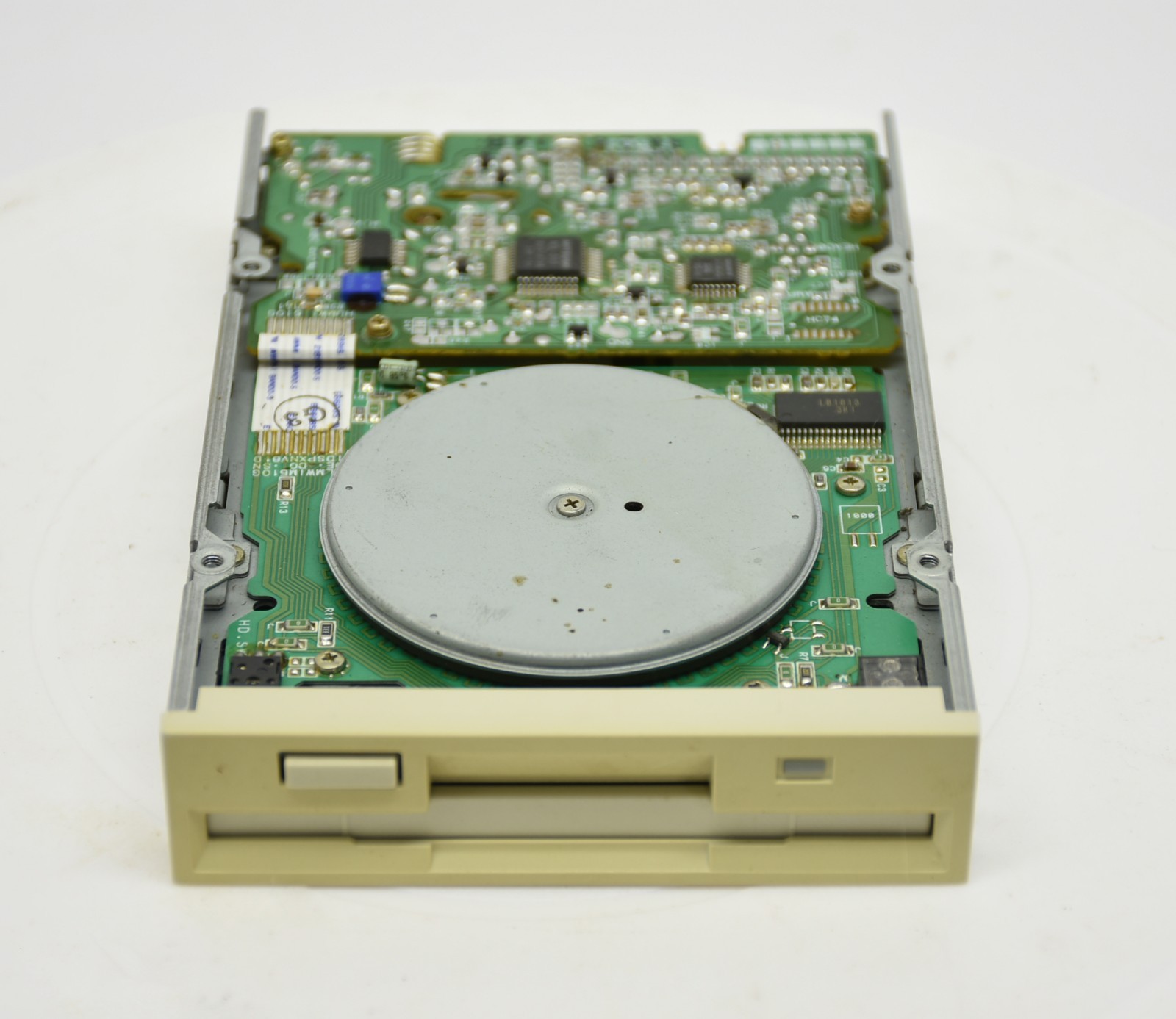 Vintage Newtronics Mitsumi D359T3 3.5" Floppy Disk Drive - Beige Bezel