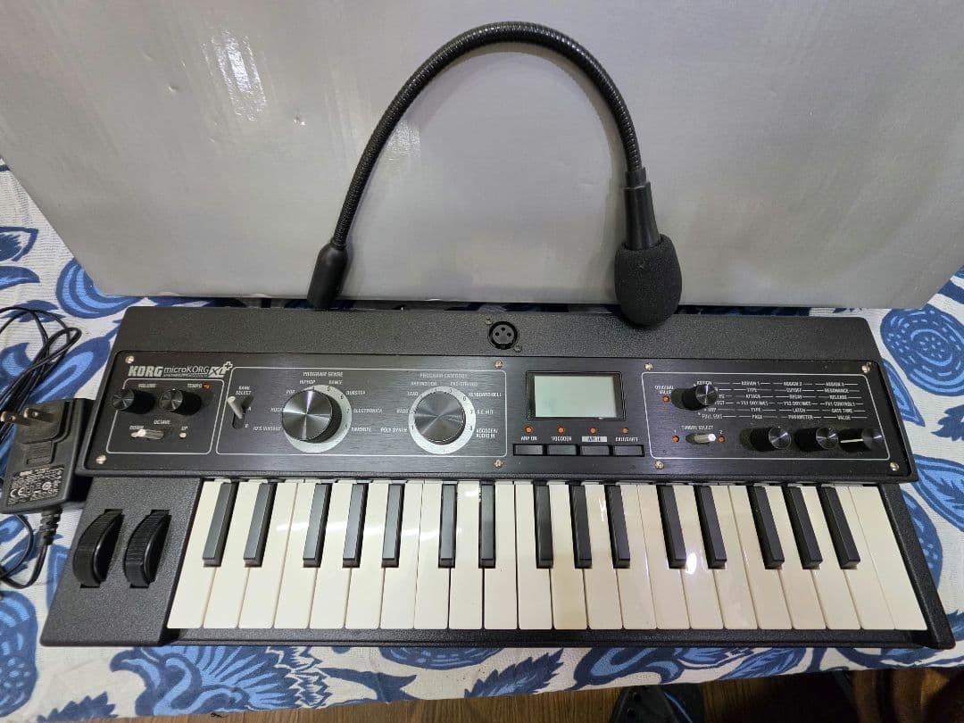 KORG microKORG XL Plus Synthesizer Vocoder Keyboard Mic Adapter Tested Japan
