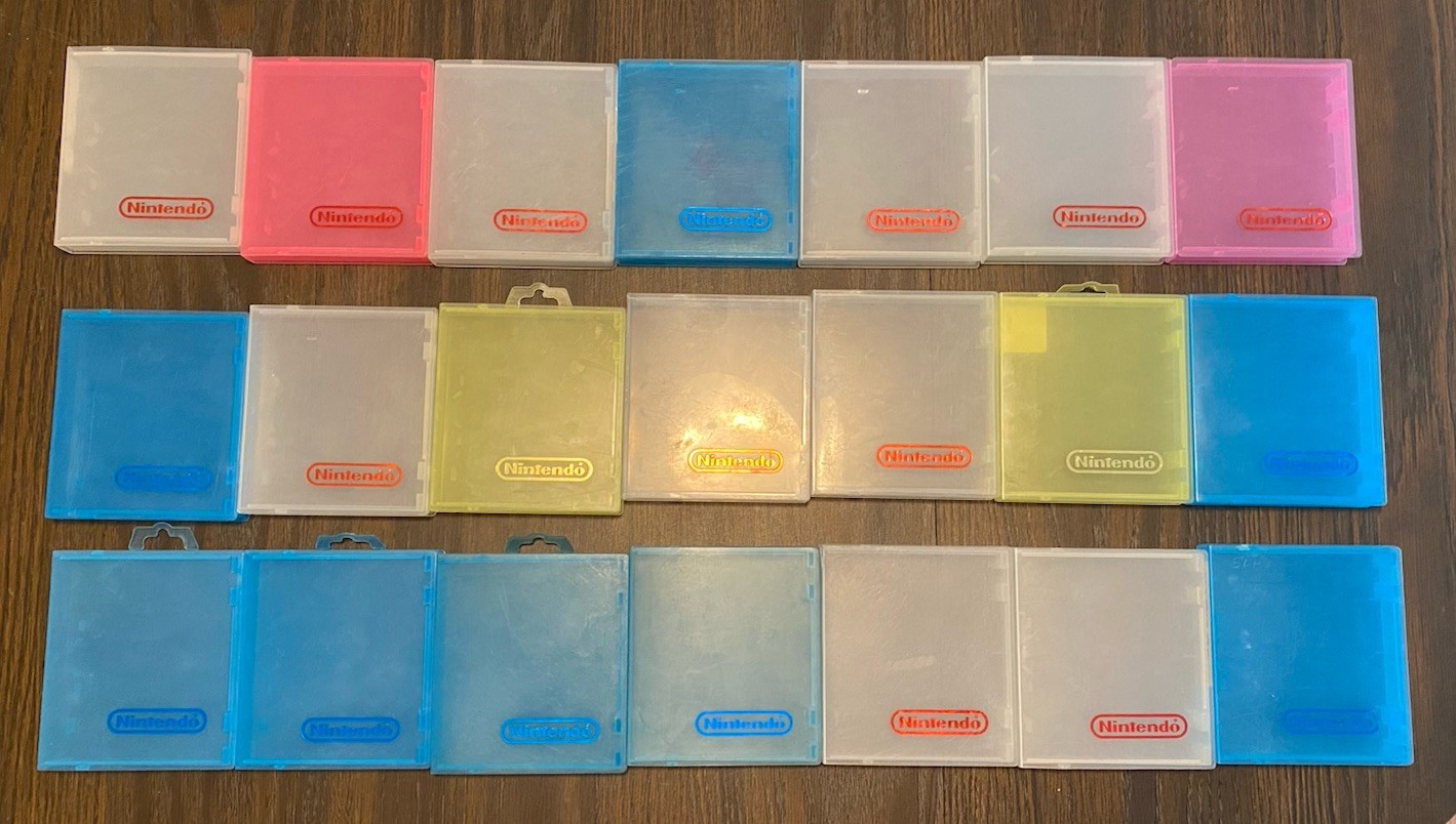 Lot of 21 Official OEM Nintendo NES Clamshell Game Cartridge Hard Cases