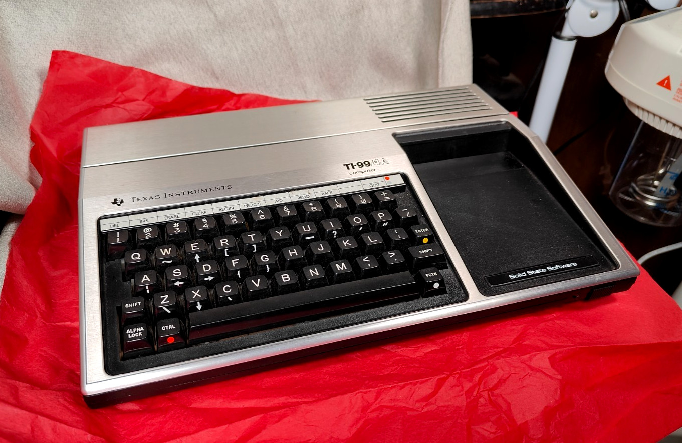 Texas Instruments Home Computer TI99/4A - Console and Box --Untested