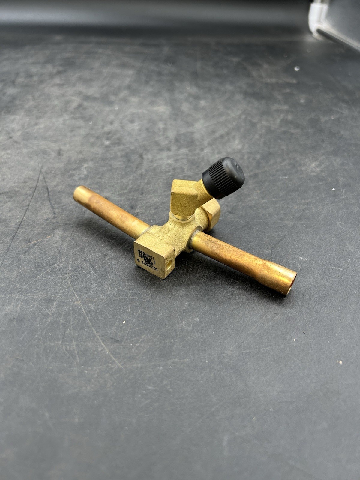 3/8” Base Mount Shut Off Valve SMV-8JA3YHGM-9-U-AM
