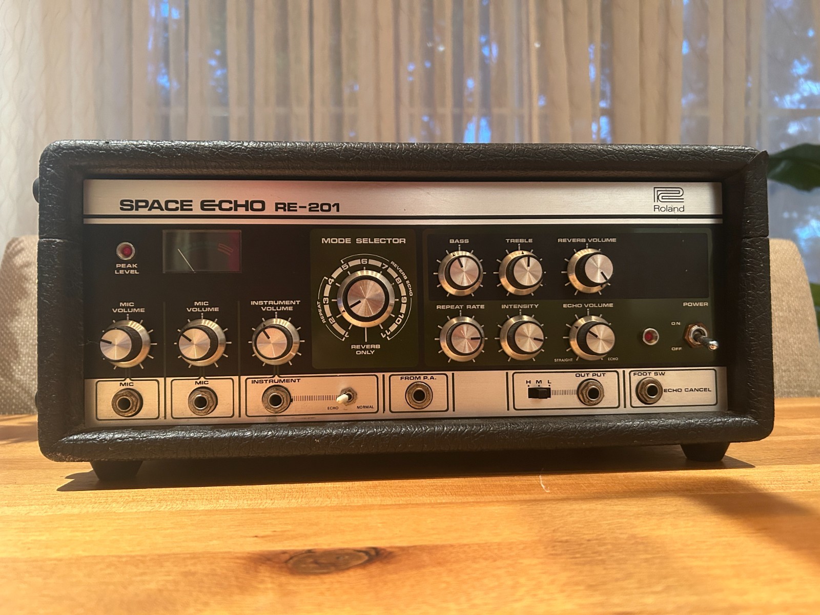 Roland RE-201 Space Echo Delay Medium, Good condition, spare tape included