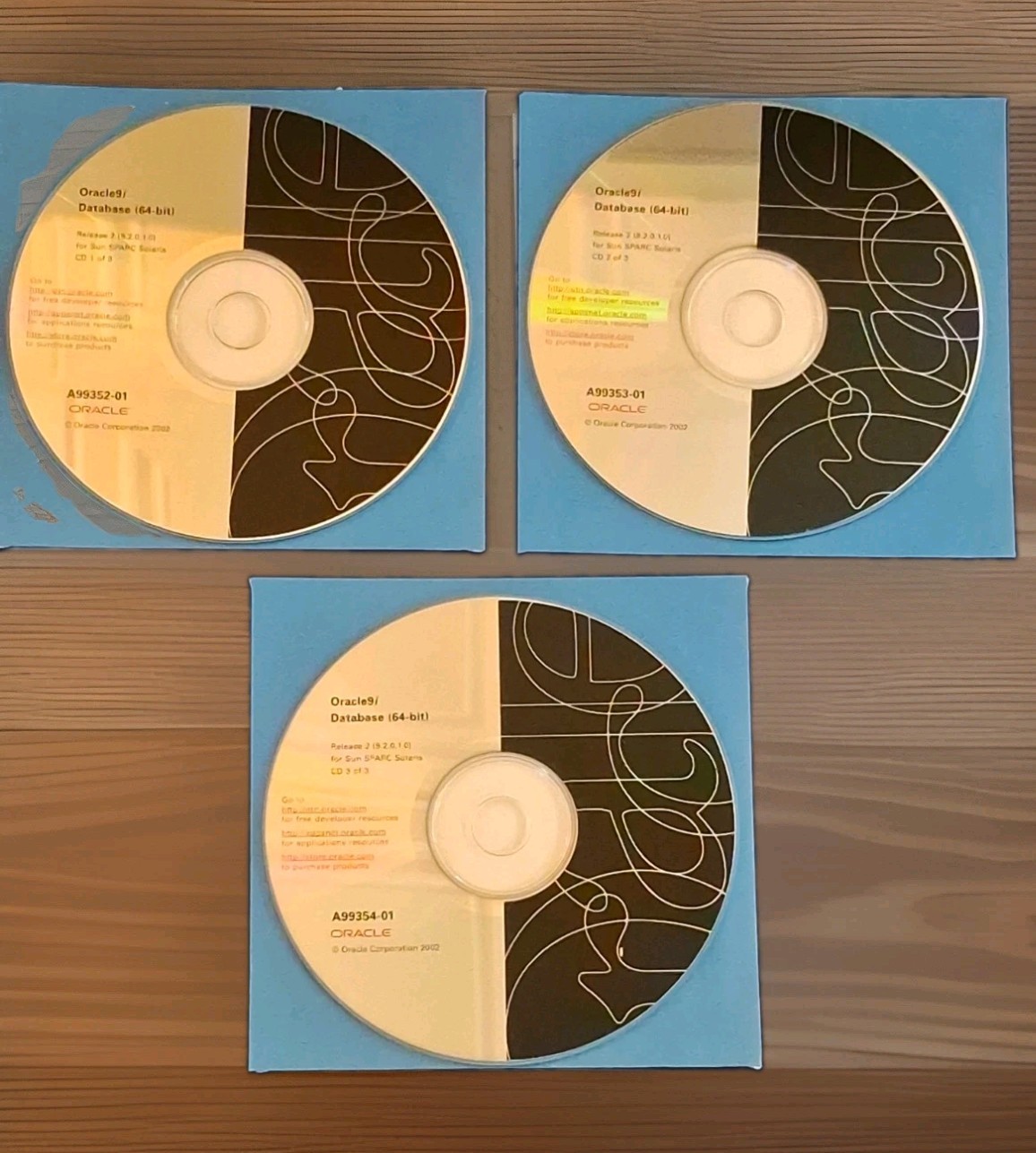 Oracle9i Database Release 2 64-bit SPARC & Solaris 3CDs set 9.2.0.1.0 Scarce