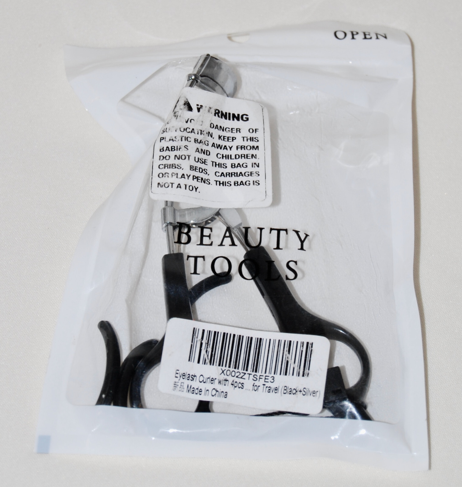 New Beauty Tools Black Eyelash Curler with 4 Replacement Pads