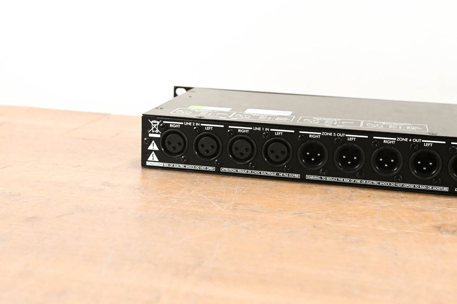 ART MX225 Five-Zone Distribution Mixer CG01154