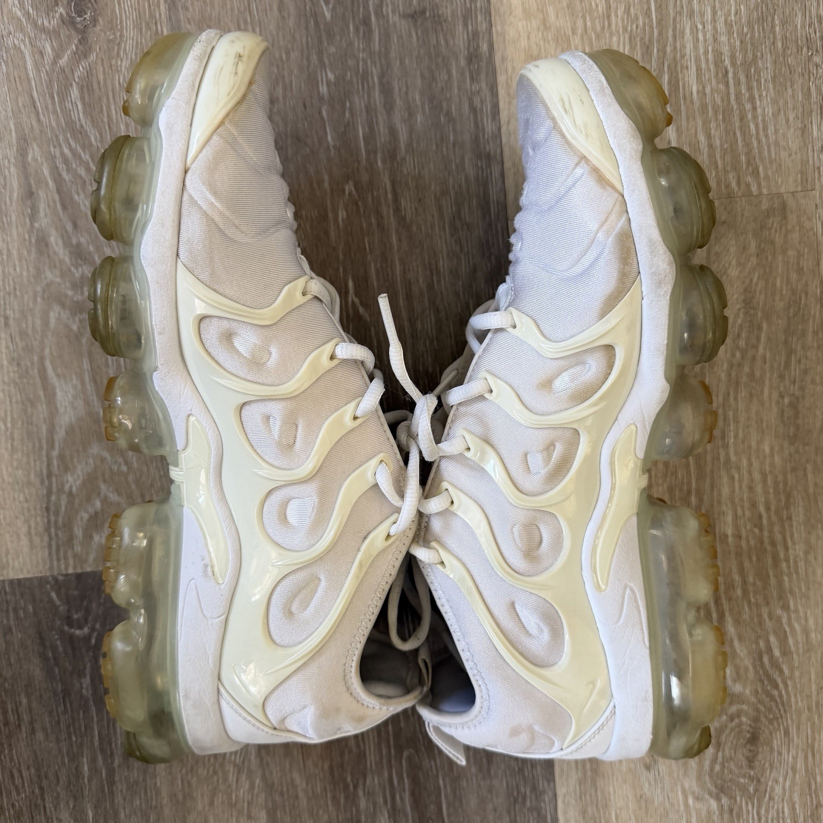 Nike Air Vapormax Plus Shoes Mens Size 9.5 Running 924453-100 Sneakers